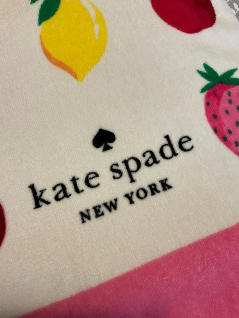 NWT Kate Spade Oversized Beach Towel - Fruit Pattern 36”x72”